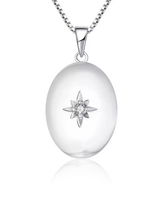 Collar Relicario con Diamond Moissanite en Plata 925 y Baño de Oro Blanco de 18 kt.