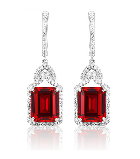 Aretes Rubí Corindón y Zafiros Blancos en Plata 925 y Baño de Oro Blanco de 18 kt.