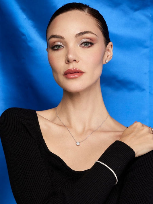 Collar Auri con Diamante Moissanite en Plata 925 y Baño de Oro Blanco de 18 kt.