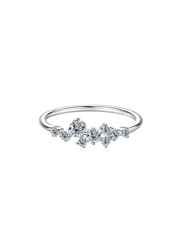 Anillo Vía Láctea con Diamantes Moissanite en Plata 925 y Baño de Oro Blanco de 18 kt.