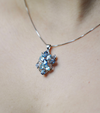 Collar Topacios Sky Blue y Cuarzos Místicos en Plata 925 y Baño de Oro Blanco de 18 kt.