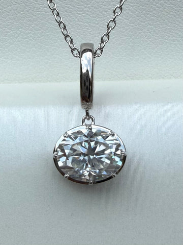 Charm Oval Moissanite en Plata 925 y Oro de 18kt