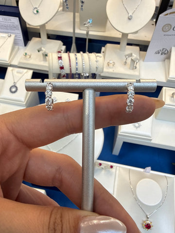 Arracadas con Moissanite en Plata 925 con Baño de Oro Blanco de 18 kt
