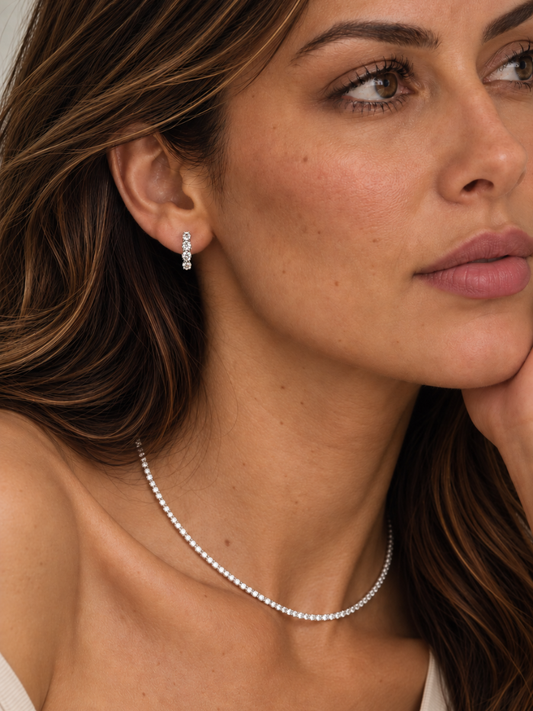 Arracadas con Moissanite en Plata 925 con Baño de Oro Blanco de 18 kt
